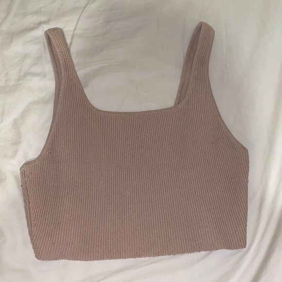 Aritzia Babaton Sculpt Knit Crop - Picture 1 of 3